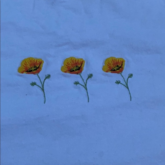 white top - Picture 2 of 4